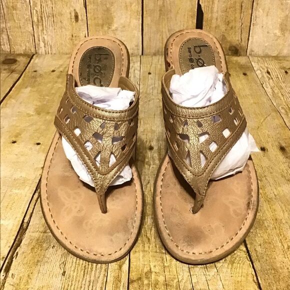 b.o.c. Gold Leather Flat Sandals 6 - Picture 1 of 7